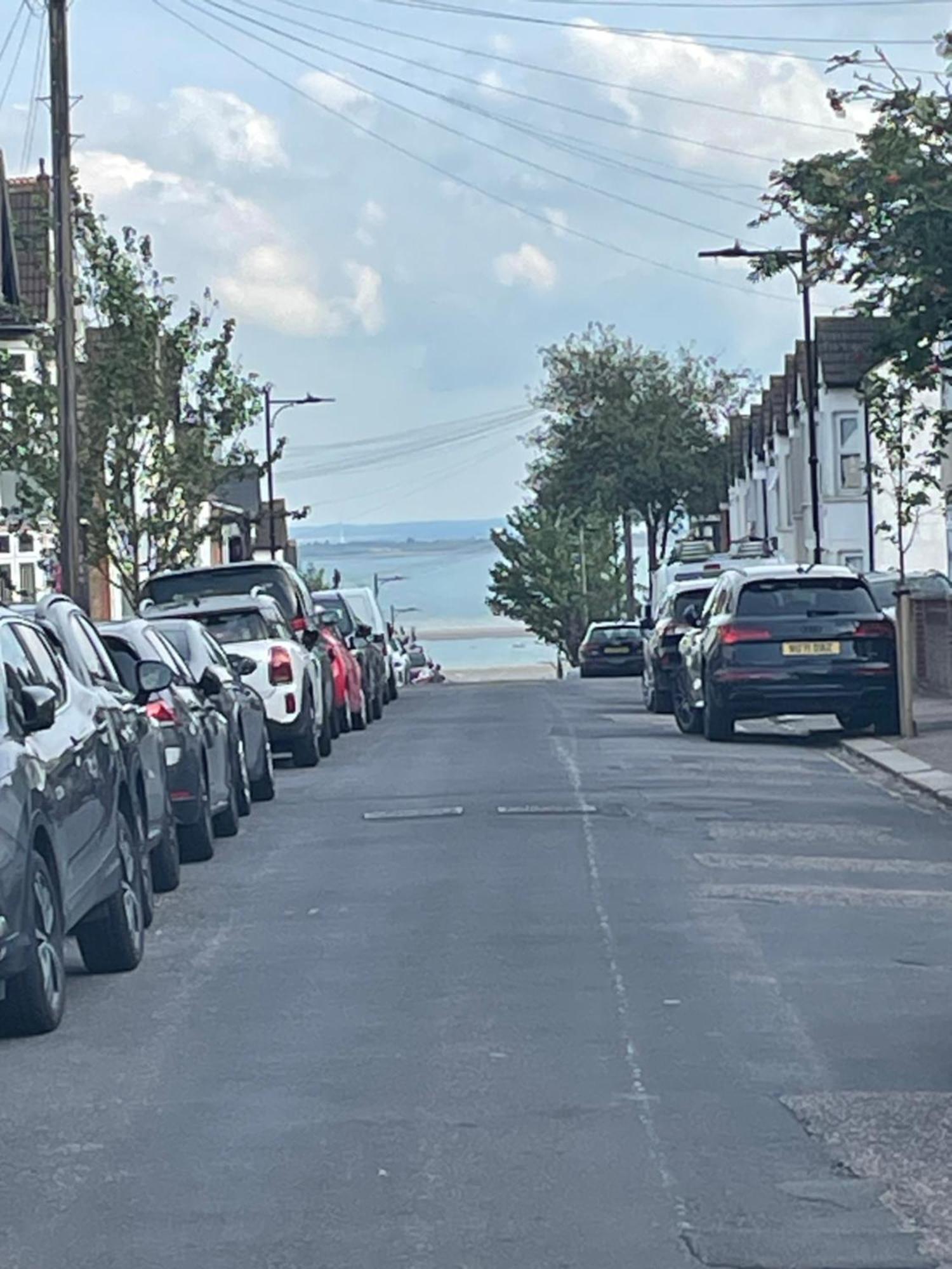 Flat In The Heart Of Leigh On Sea Less Than 2 Miles From The Beach Southend-on-Sea Buitenkant foto