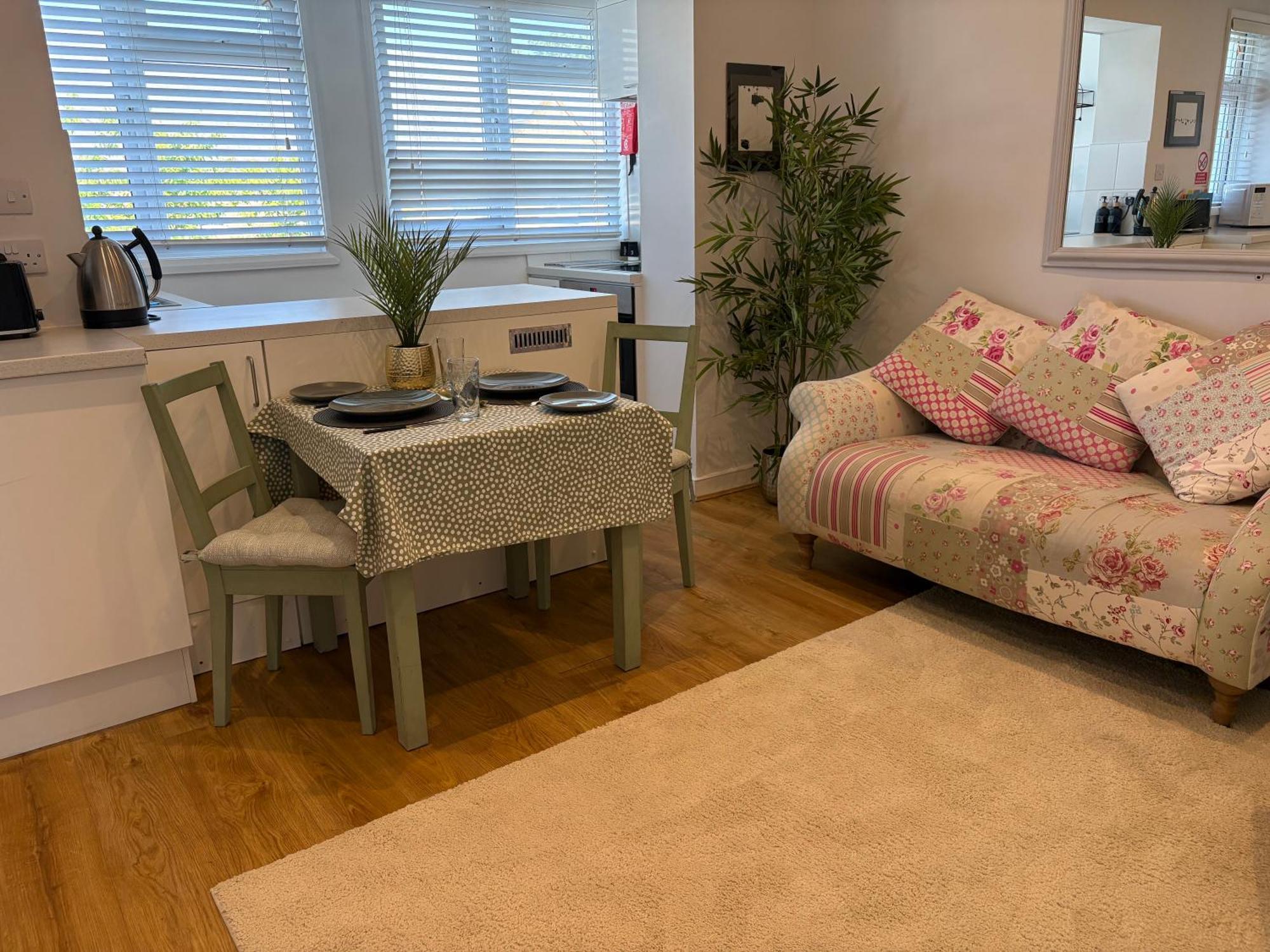 Flat In The Heart Of Leigh On Sea Less Than 2 Miles From The Beach Southend-on-Sea Buitenkant foto